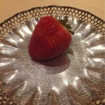 銀座 しのはら - [水菓子]
      苺