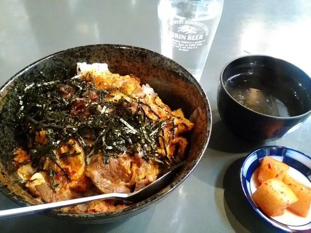 京橋の冨鶴でワンコイン500円のスタミナ丼定食 ご飯大盛り無料 By 酒とコンパと時々グルメ 富鶴 とみづる 京橋 焼肉 食べログ