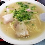 丸啓 - とんこつ塩ラーメンまる啓500円の中華そばが大人気大盛りもあるよ