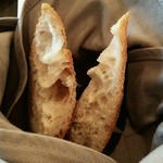 Boulangerie Bistro EPEE - サーブされたパン2人分