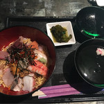 明己悟 - 海鮮丼¥300
                                by masakun 