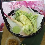 紫波サービスエリア 下り レストラン - 山菜の天ぷら