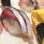 すし処 握り一心 - しめ鯖350円
