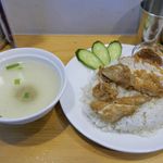 東京カオマンガイ - 今回はフライドチキンライスカオ・マン・ガイ大サイズ950円を注文。