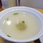 東京カオマンガイ - 付け合せには鳥の旨み濃厚で熱々なスープがついてきます。