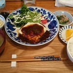 カフェ ニット - チーズハンバーグ