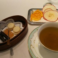 レストラン アラジン - ハーブティーと小菓子