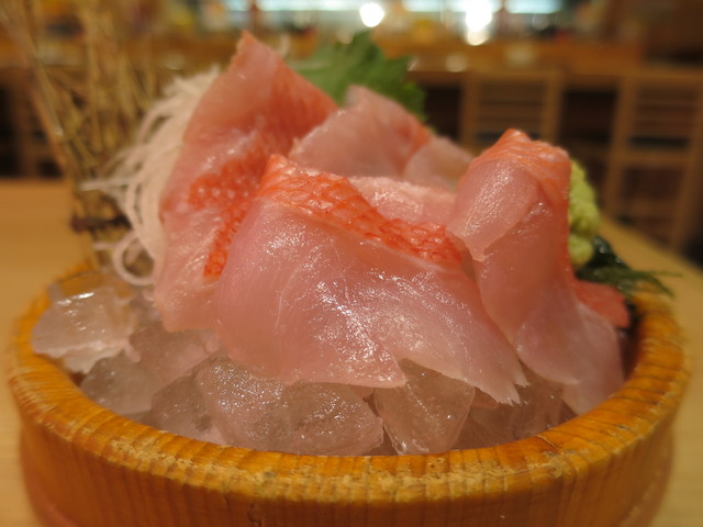 目利きの银次 - 金目鲷の刺身アップ