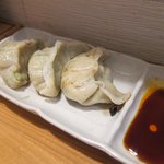 Menyaebisu - 餃子は3個で1人前