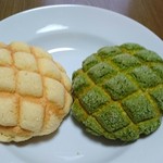 コペのふわふわパン - メロンパン150円 抹茶メロンパン180円