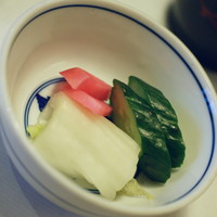 鰻割烹 伊豆栄 不忍亭 - うな重・松（２，７００円）の香の物２０１７年３月