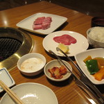 炭火焼肉たけさん亭 - 