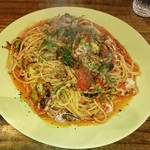 オチアイ ショクドウ - 桜エビとキャベツのトマトソーススパゲティ大盛
