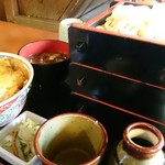 味奈登庵 - うどんの富士山盛り！こうなったらどんぶりは無理でしょー！でも1000円。安すぎる～