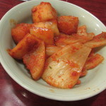 牛大門 - 【キムチ（大根）　３５０円】盛り合わせにしてくれました♪