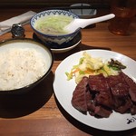 Gyuutan Sumibiyaki Rikyuu - 牛たん５枚定食（２６４６円）