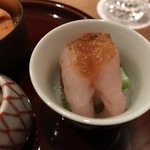 まき村 - 噴火湾産甘海老と芋茎の美味出汁ジュレ 調味梅肉添え