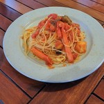 Flamingocafe - 週替わりパスタランチ　ずわい蟹と南仏野菜のトマトソースパスタ　950円