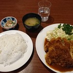 かつ平 - チーズかつ定食：1050円＋200円