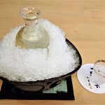 山玄茶 - 『冷酒 純米吟醸 桃の滴』～!! 氷の中に入って登場～!! 口当たりが良く 呑みやすいお酒～♪( ^o^)ﾉ
