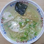 ラーメン まるひら - 塩ラーメンのアップ