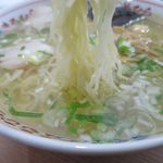 ラーメン まるひら - 塩ラーメンの麺