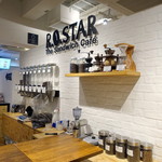 R.O.STAR - コーヒー豆が並ぶ