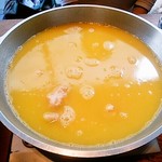 とり田 - 黄色みを帯びたスープ