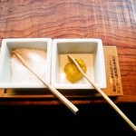 とり田 - 特製塩に完熟柚子胡椒