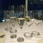 エノテーカ ピンキオーリ - 乾杯はシャンパンで……(=^ェ^=)♪