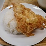 プァン･ペッ 浦和 - カイジャオが載ったタイ米のご飯