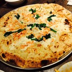 トスカーナ - シラスのピザ
