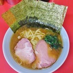 長谷川家 - ラーメン700円麺硬め。海苔増し100円。