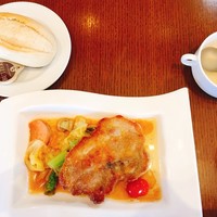 ジョウハナーレ - 黒部名水ポークのカツレツ 春キャベツとマッシュルームのソース(パン又はライス、サラダ・スープバー、珈琲又は紅茶付) 1620円
                  