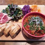 牛タンとトリッパのトマト煮２，０００円（税込）