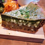 キッシュ（ほうれん草とクルミ）