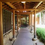 森牧場 半田本店 - 入口へのエントランス。