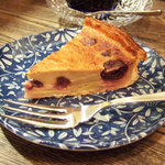 すみだ珈琲 - チェリーのクラフティ(350円)