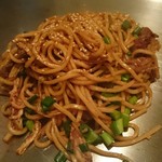 もちの家 - 牛すじキムチ焼きそば