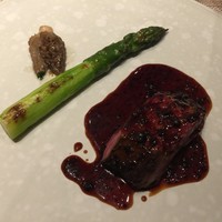 SUGALABO - 秋田黒毛和牛　アスパラガス　モリーユ茸　たっぷりの黒トリュフ