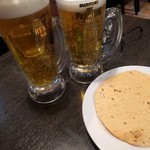 ネパール・インドレストラン ツラシ - 生ビールとサービスのパパド