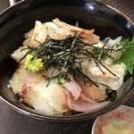 海鮮丼です。