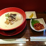 濃厚鶏白湯拉麺（豆乳）＋味玉＋レモン＋鶏チャンジャ