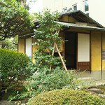 橦木館カフェ - お茶室も外から見学可能