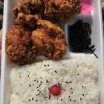 ほか弁　日本亭 - デカから４弁当（大盛り）670円。