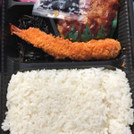 ほか弁　日本亭 - えび・ハン弁当（大盛り）640円。