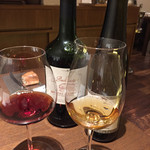 ル スプートニク - ペアリング3杯目の赤ワイン、白ワイン。どちらも甘いワインでした。