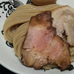 松戸富田麺業 - 麺の方のアップ。