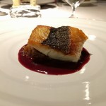 アッシュ - 酸味のある赤ワインソースとともに