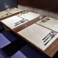 キャトルラパン 北梅田 - テーブル席は8席確保しています
